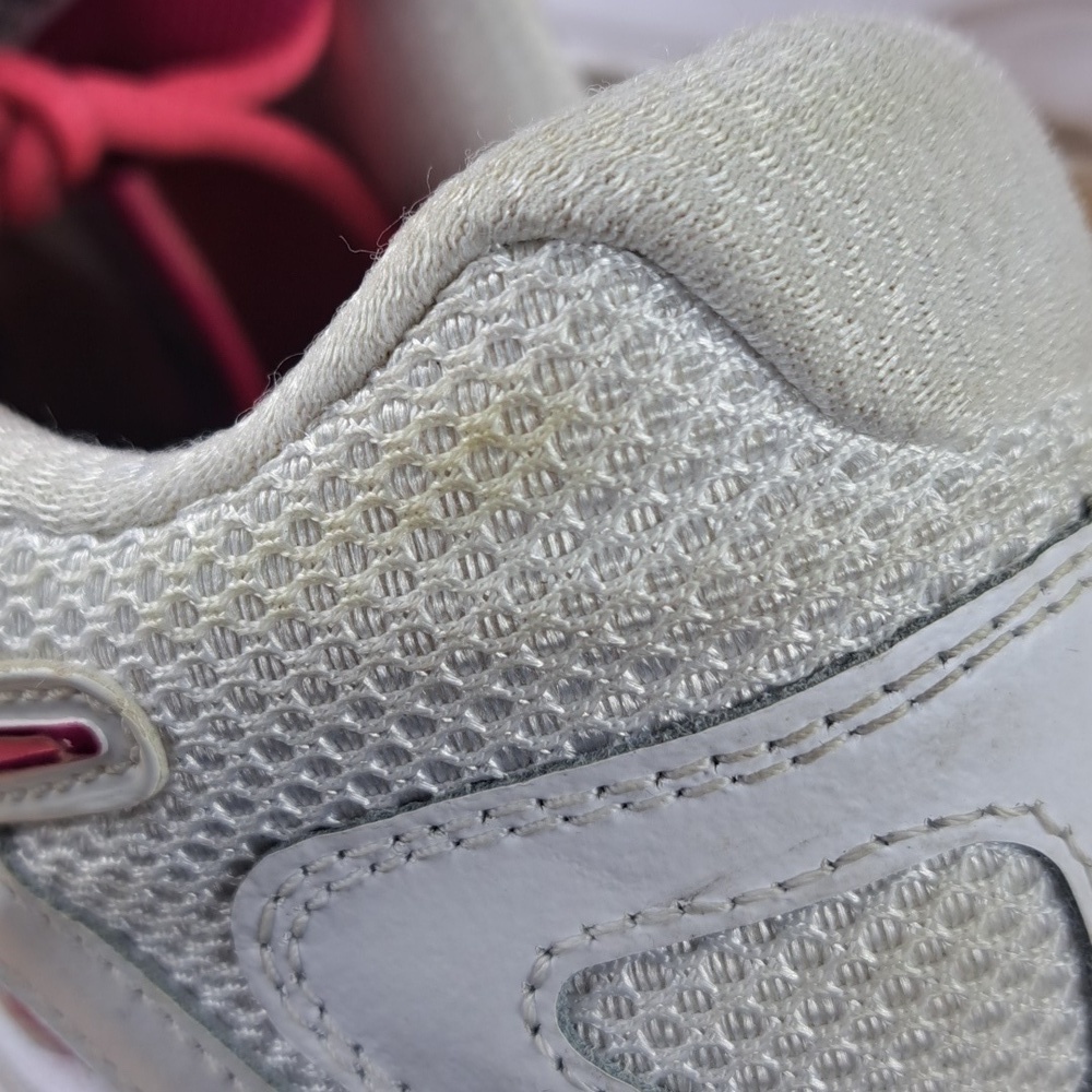 Nike Dart 10 reslon motion fit women's size 11 white & pink running shoes - Picture 8 of 8